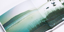 Graphisme et mise en page double page photo et citation.